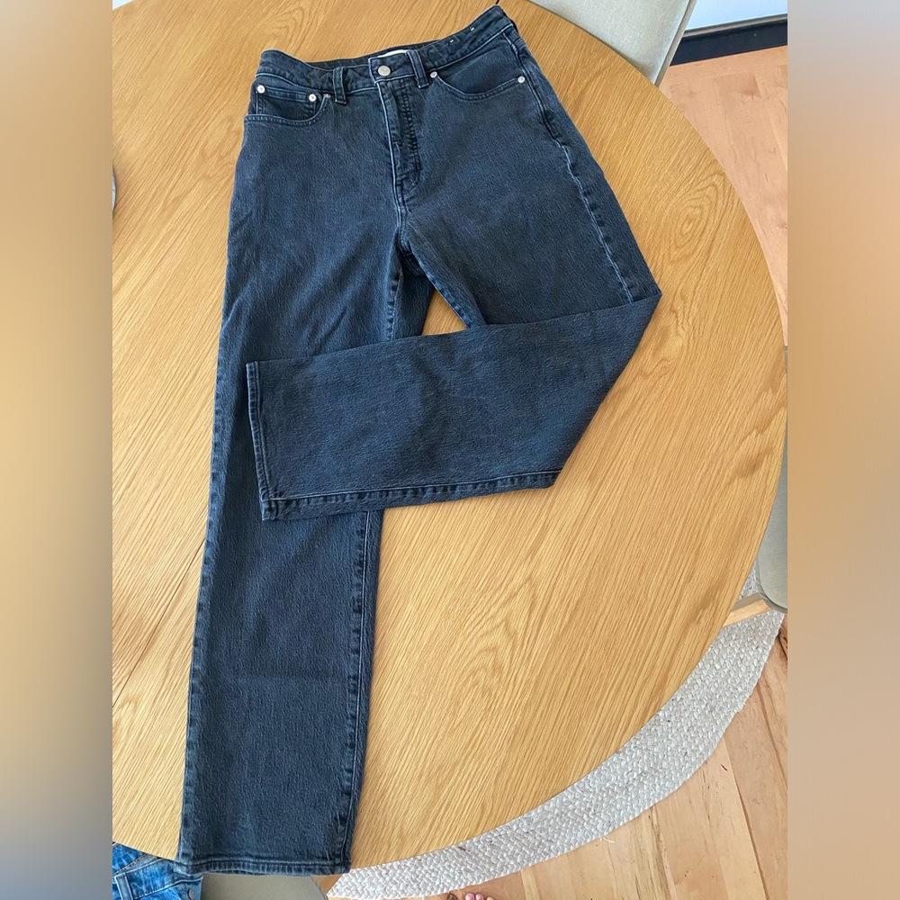 Madewell; CURVY 90’s Straight Jeans